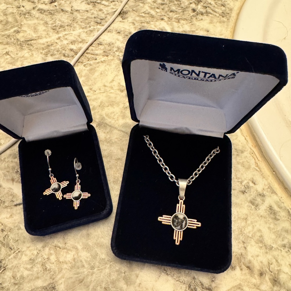 Montana Silversmiths White buffalo Zia Jewelry Set
